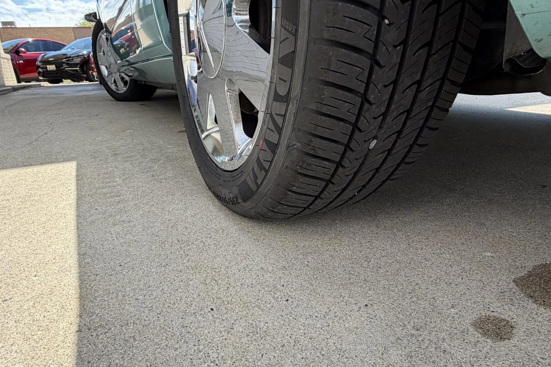 2002 Ford Thunderbird 11th Gen - Image 16 of 27