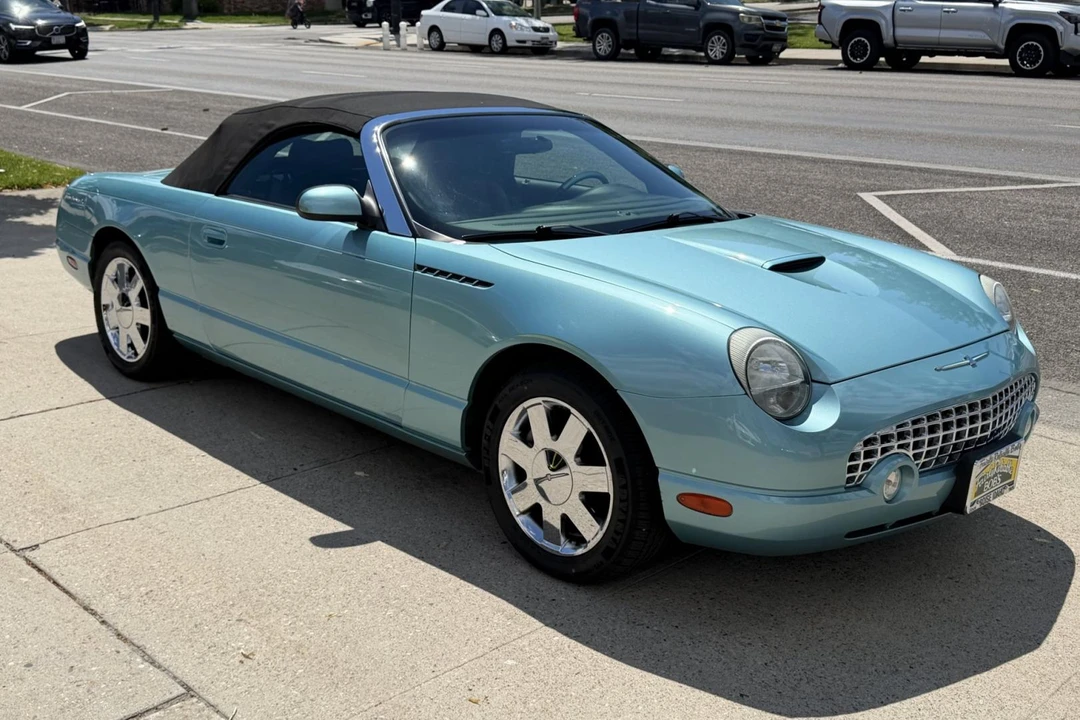 2002 Ford Thunderbird 11th Gen - Image 25 of 27
