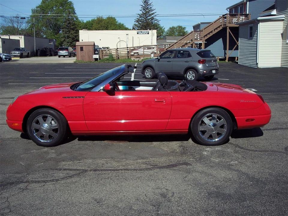 2002 Ford Thunderbird 11th Gen - Image 9 of 17