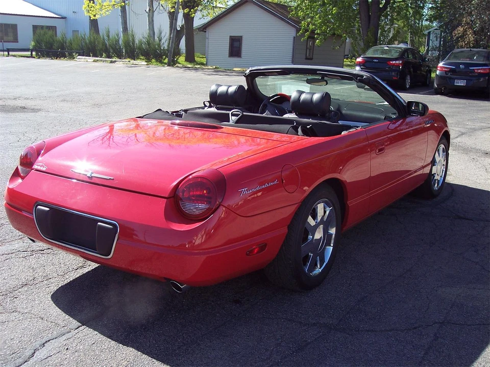 2002 Ford Thunderbird 11th Gen - Image 12 of 17