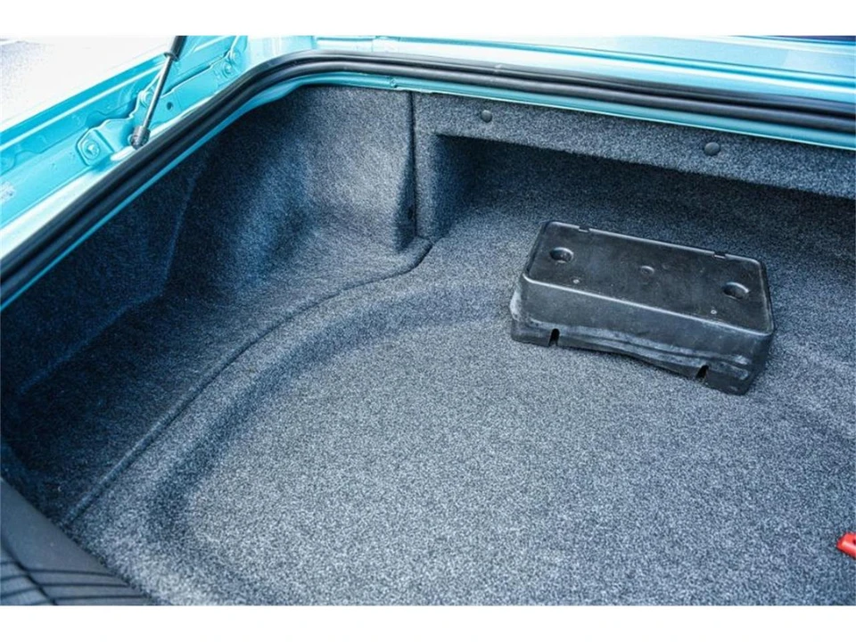 2002 Ford Thunderbird 11th Gen - Image 13 of 16