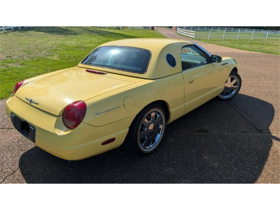2002 Ford Thunderbird 11th Gen - Image 10 of 12
