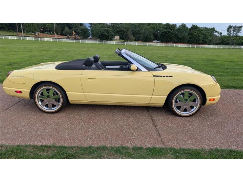2002 Ford Thunderbird 11th Gen - Image 3 of 12