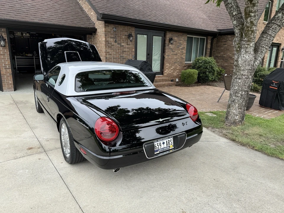 2002 Ford Thunderbird 11th Gen - Image 12 of 14