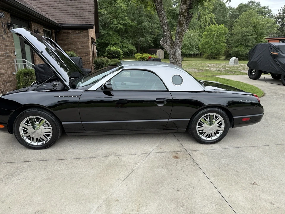 2002 Ford Thunderbird 11th Gen - Image 2 of 14