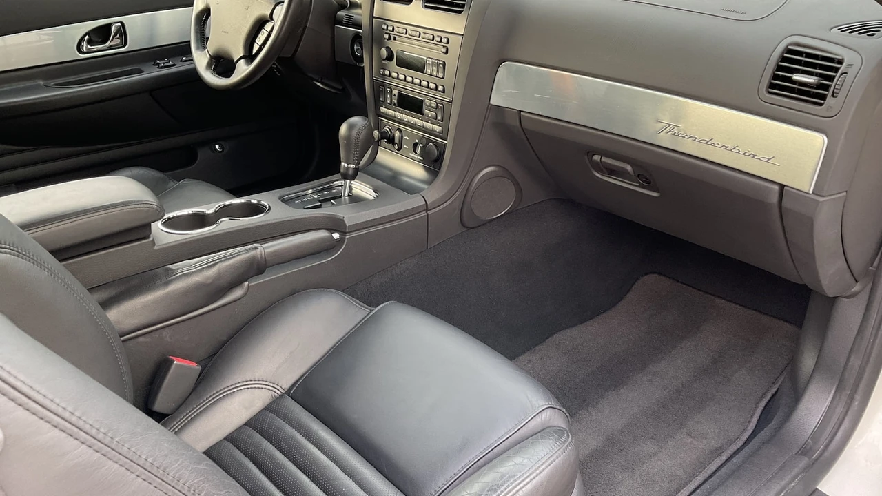 2002 Ford Thunderbird 11th Gen - Image 5 of 16