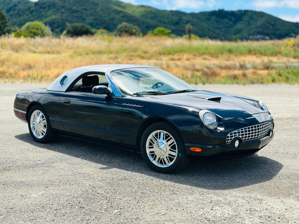 2002 Ford Thunderbird 11th Gen - Image 21 of 31
