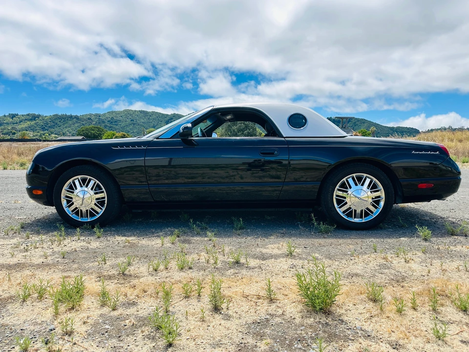 2002 Ford Thunderbird 11th Gen - Image 13 of 31