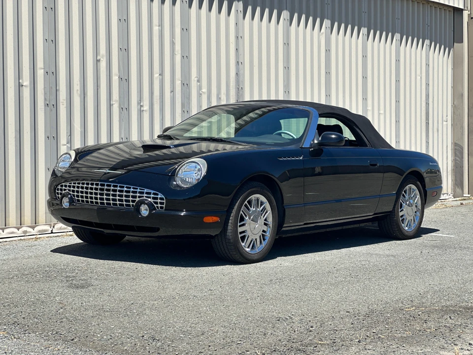 2002 Ford Thunderbird 11th Gen - Image 25 of 31