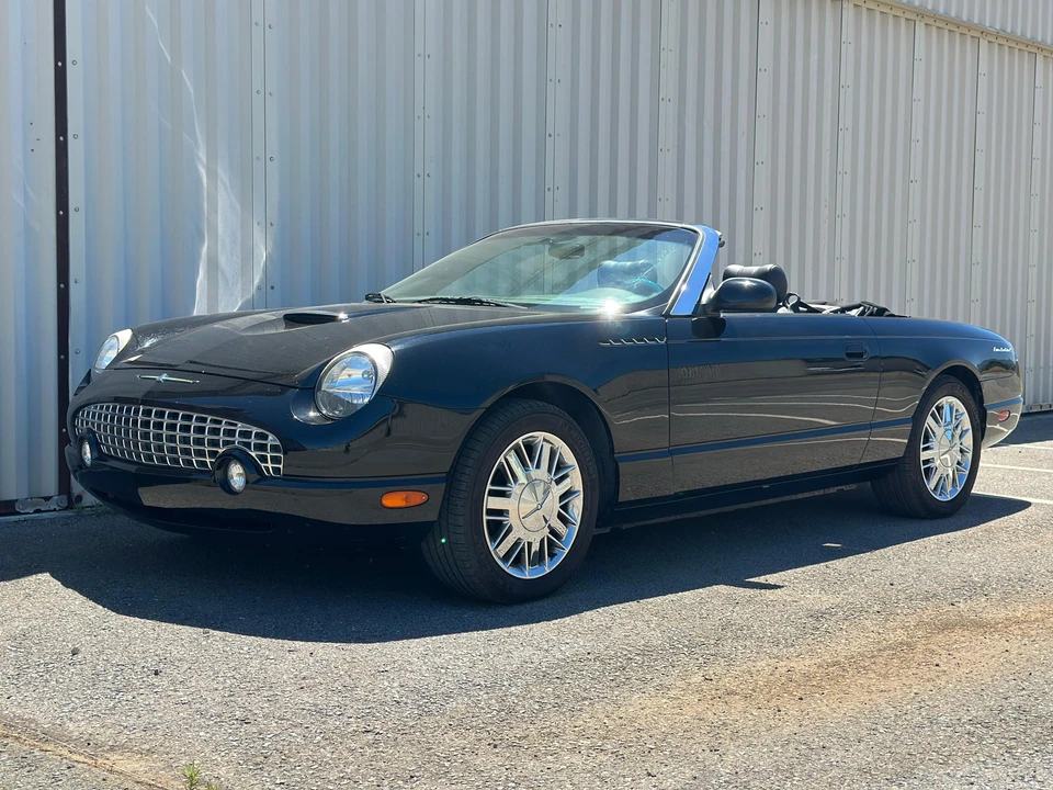 2002 Ford Thunderbird 11th Gen - Image 27 of 31