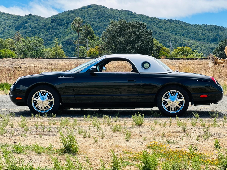 2002 Ford Thunderbird 11th Gen - Image 14 of 31