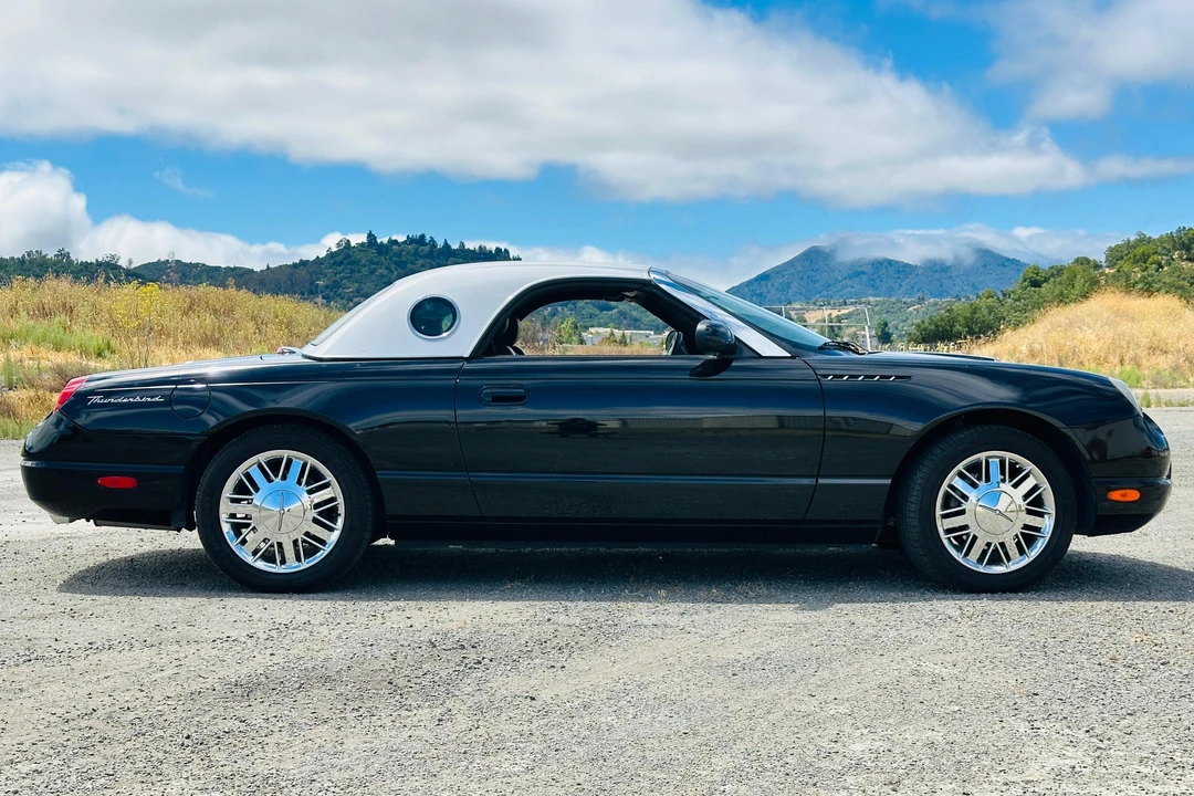 2002 Ford Thunderbird 11th Gen - Image 3 of 31