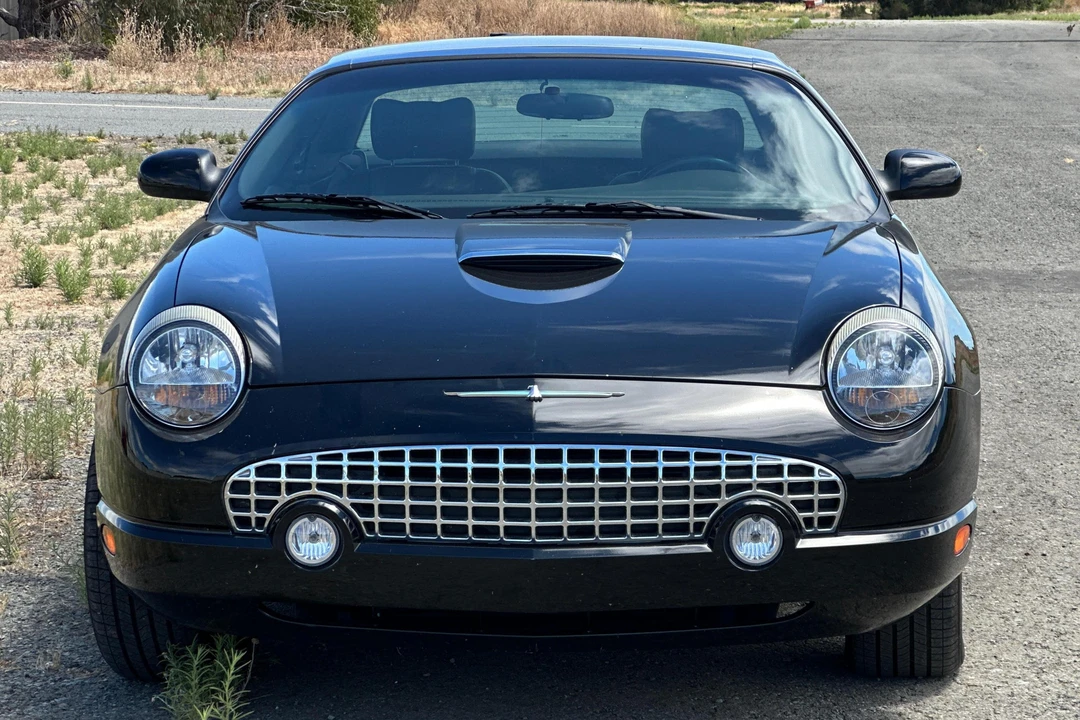 2002 Ford Thunderbird 11th Gen - Image 2 of 31