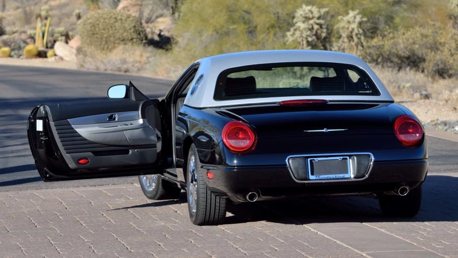 2002 Ford Thunderbird 11th Gen - Image 25 of 29