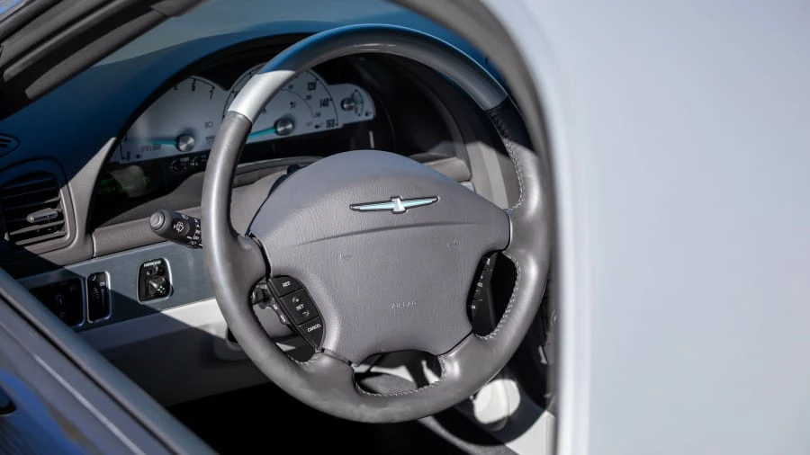 2002 Ford Thunderbird 11th Gen - Image 9 of 23