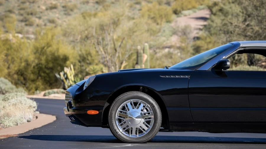 2002 Ford Thunderbird 11th Gen - Image 18 of 23
