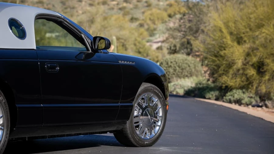 2002 Ford Thunderbird 11th Gen - Image 21 of 23