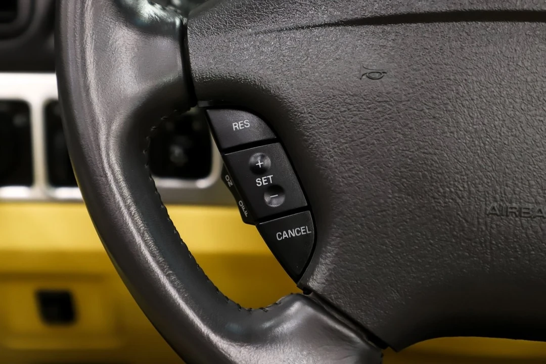 2002 Ford Thunderbird 11th Gen - Image 21 of 31