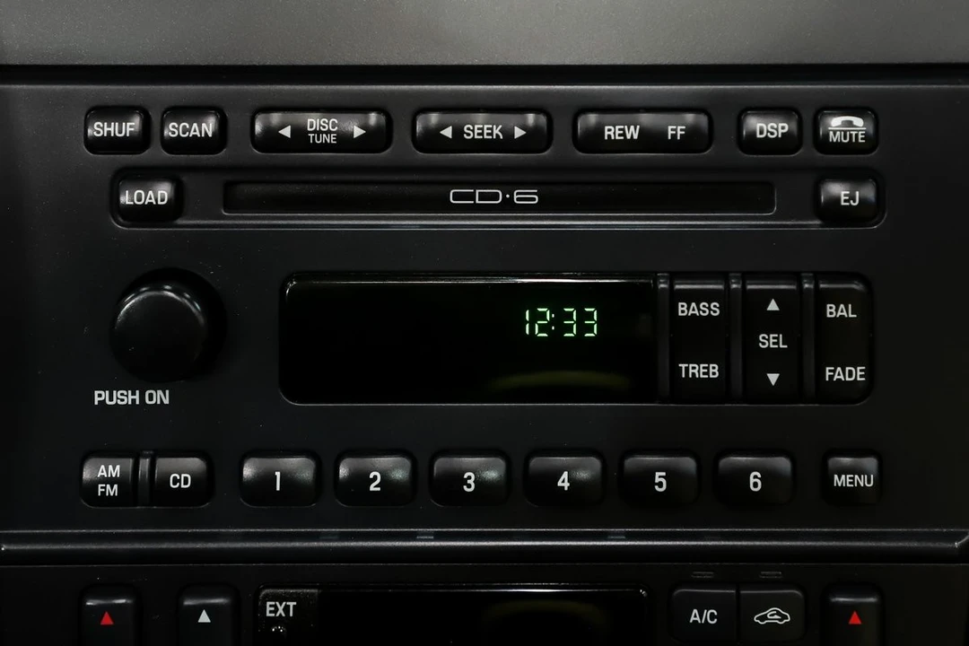 2002 Ford Thunderbird 11th Gen - Image 26 of 31