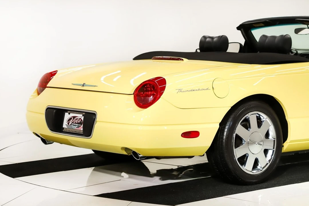2002 Ford Thunderbird 11th Gen - Image 28 of 31