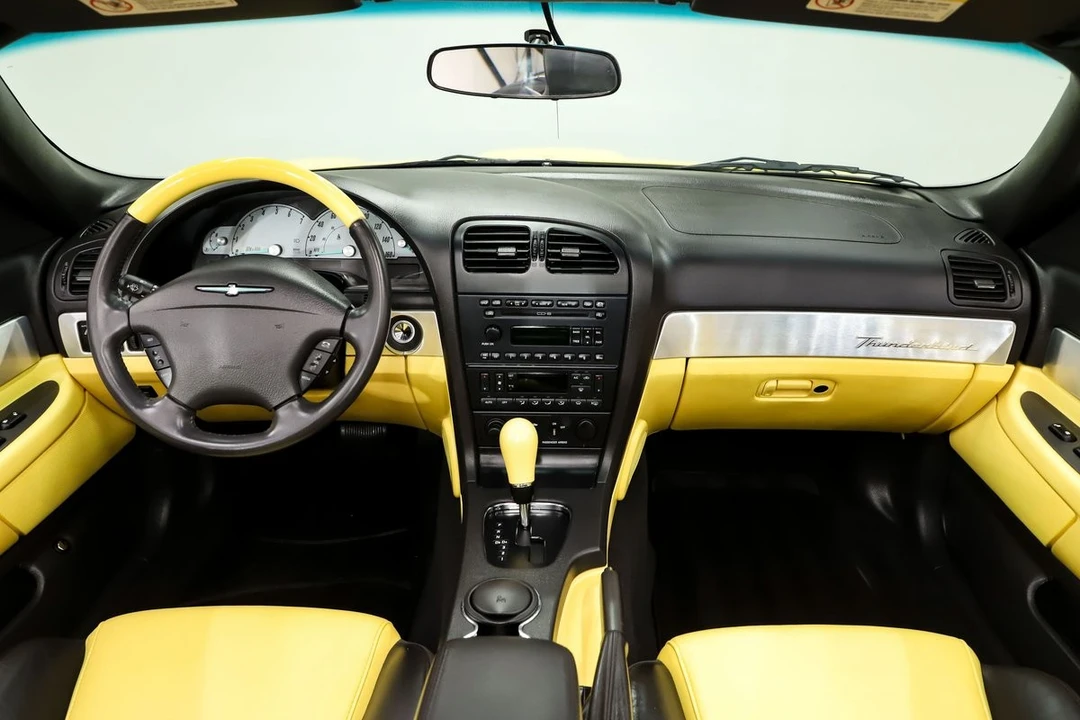 2002 Ford Thunderbird 11th Gen - Image 25 of 31