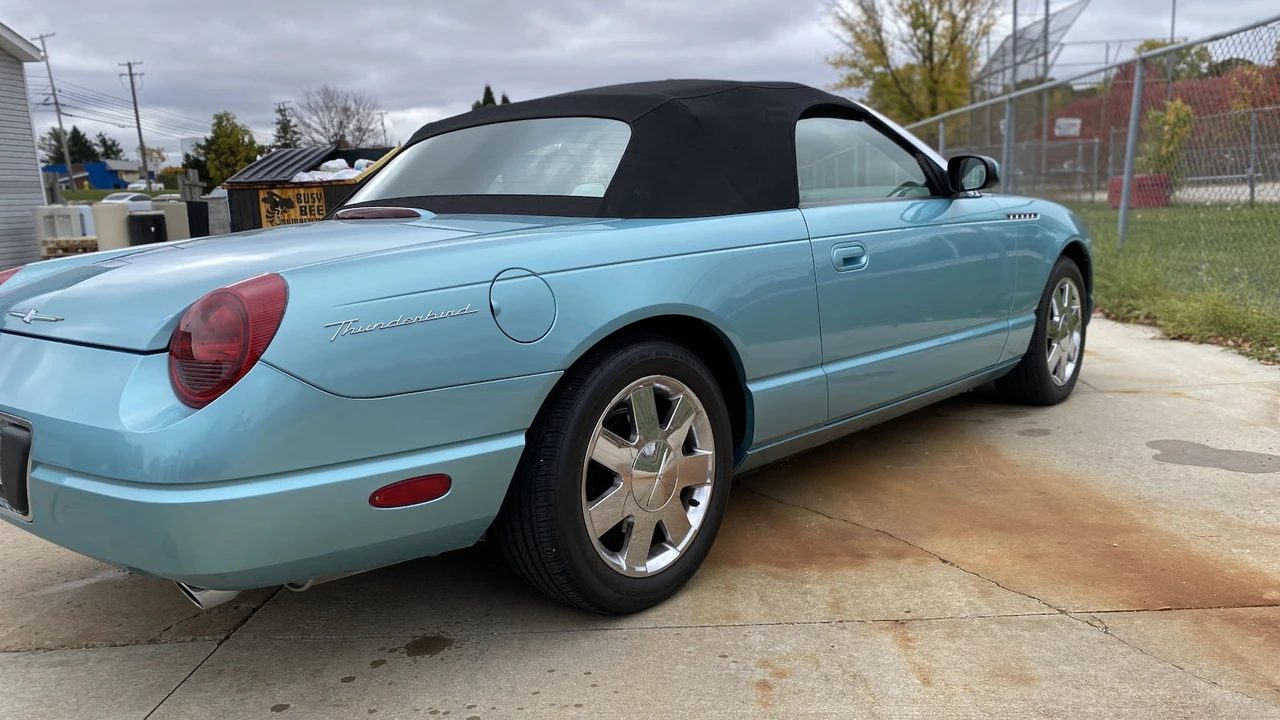 2002 Ford Thunderbird 11th Gen - Image 2 of 13