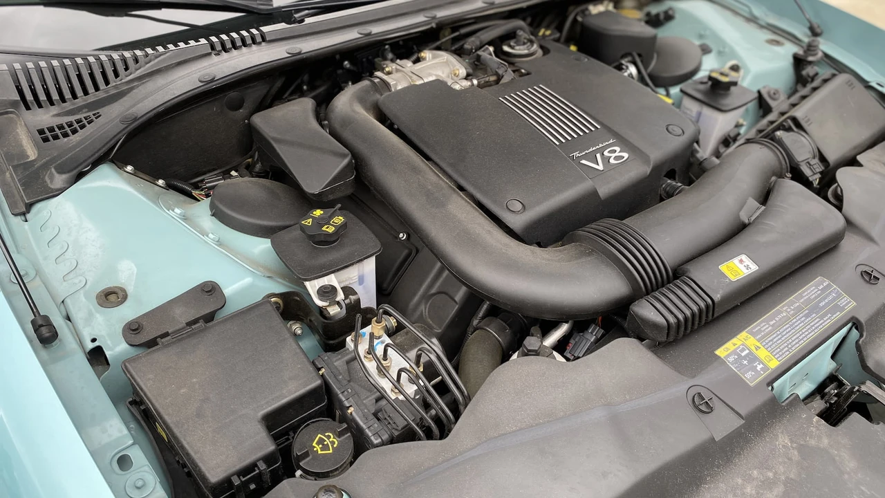 2002 Ford Thunderbird 11th Gen - Image 6 of 13