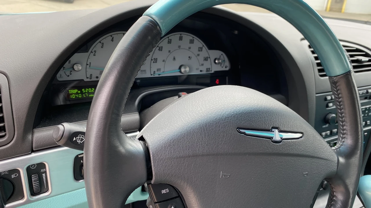 2002 Ford Thunderbird 11th Gen - Image 7 of 13