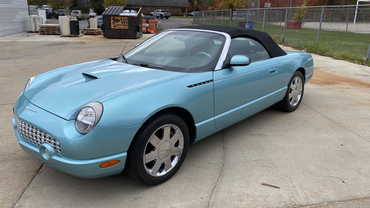 2002 Ford Thunderbird 11th Gen - Image 13 of 13