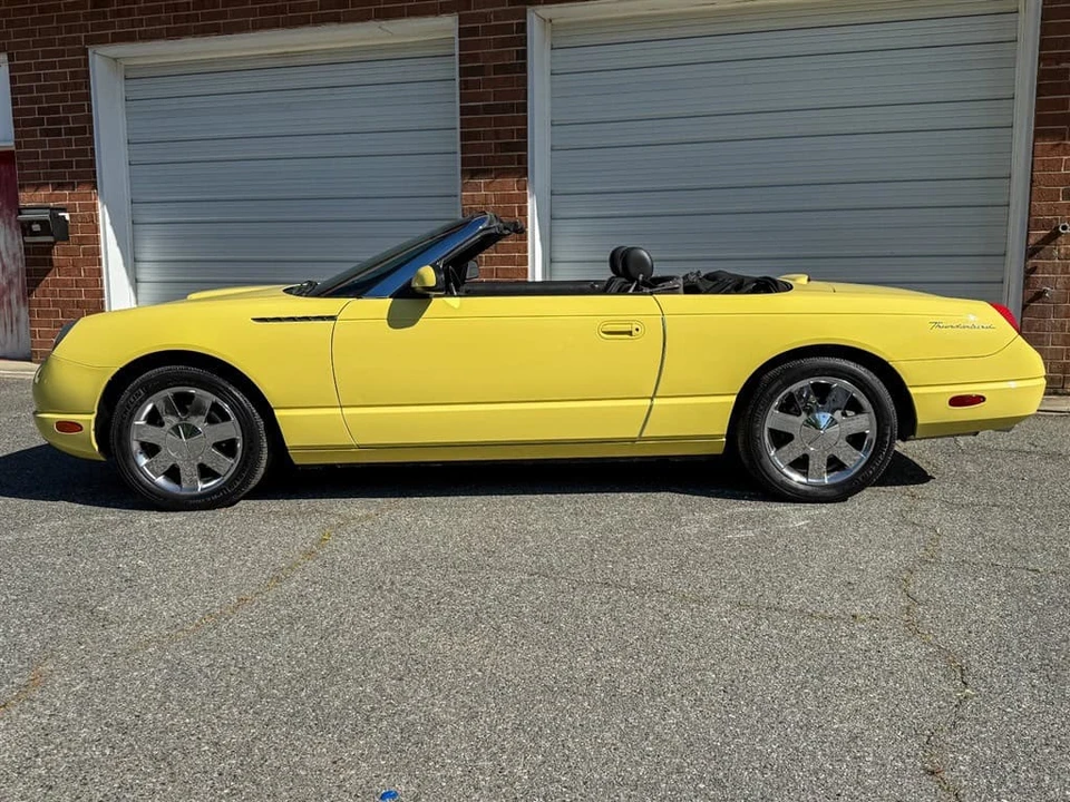 2002 Ford Thunderbird 11th Gen - Image 19 of 31