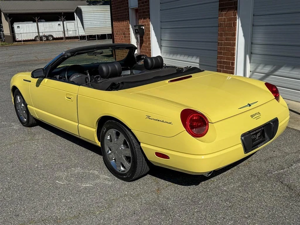 2002 Ford Thunderbird 11th Gen - Image 22 of 31