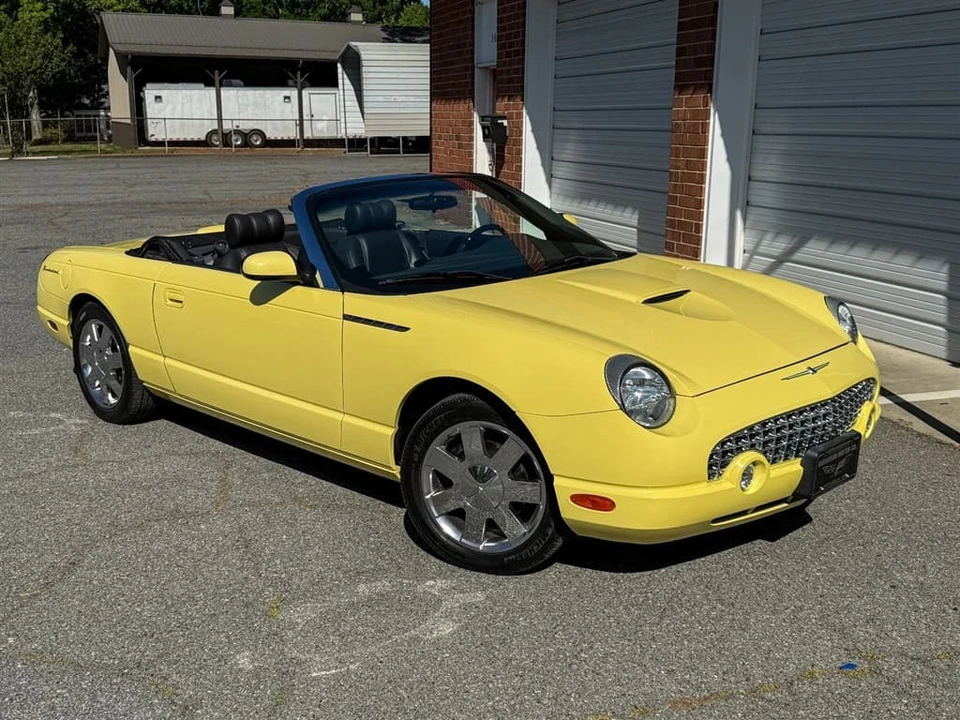 2002 Ford Thunderbird 11th Gen - Image 27 of 31