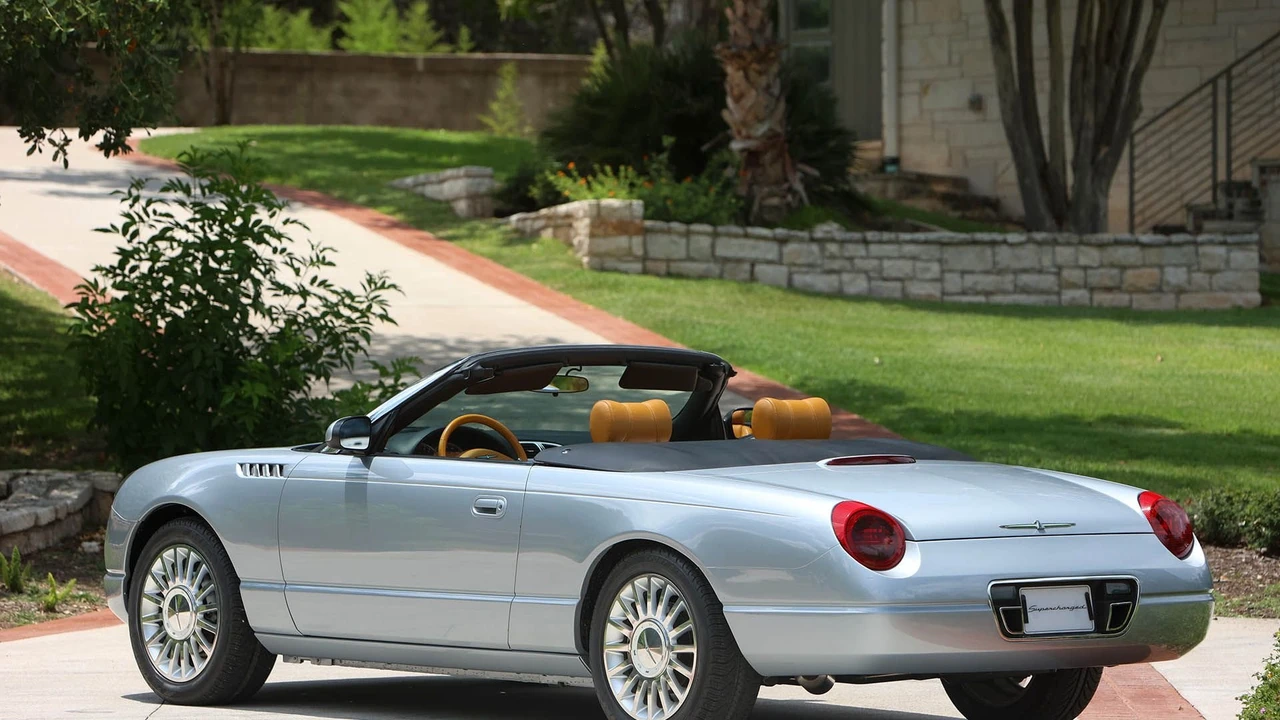 2002 Ford Thunderbird 11th Gen - Image 11 of 31