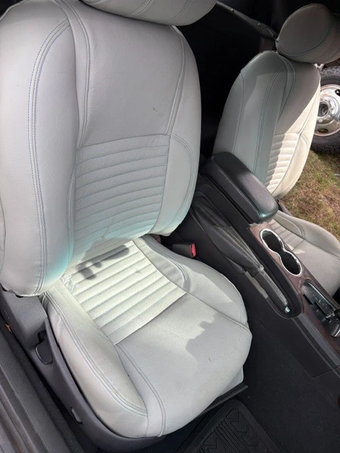 2002 Ford Thunderbird 11th Gen - Image 8 of 11