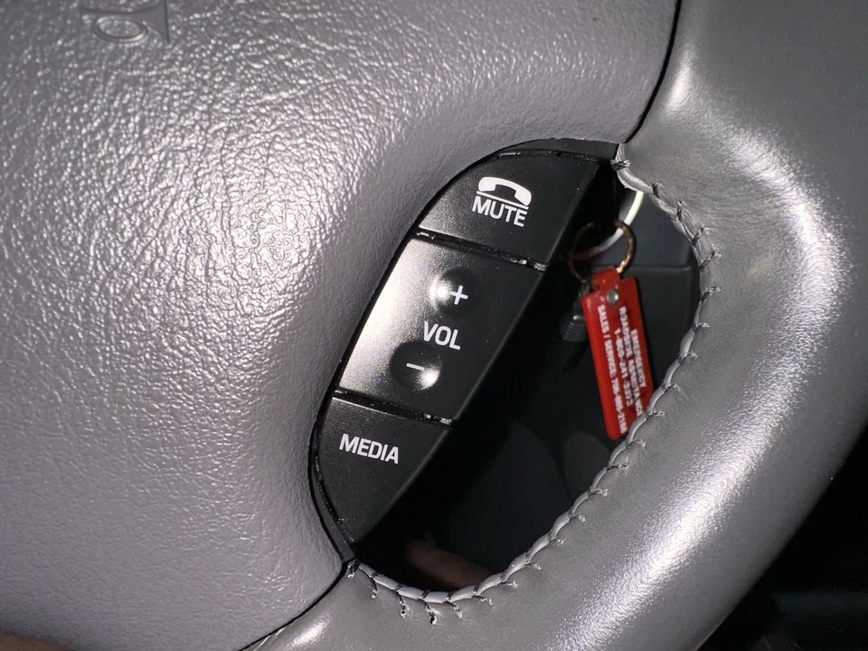2002 Ford Thunderbird 11th Gen - Image 17 of 21