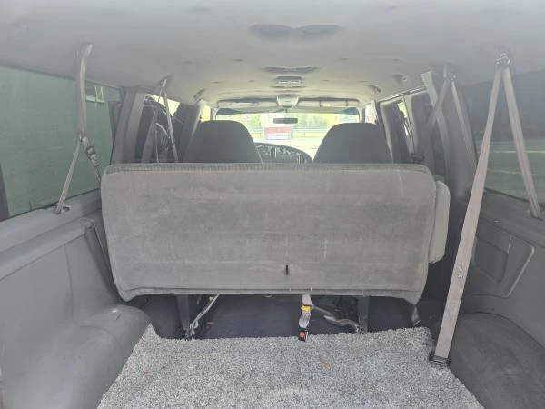 2002 Ford Econoline Van - Image 7 of 8