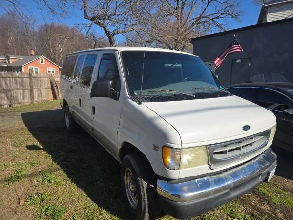 2002 Ford Econoline Van - Image 3 of 8