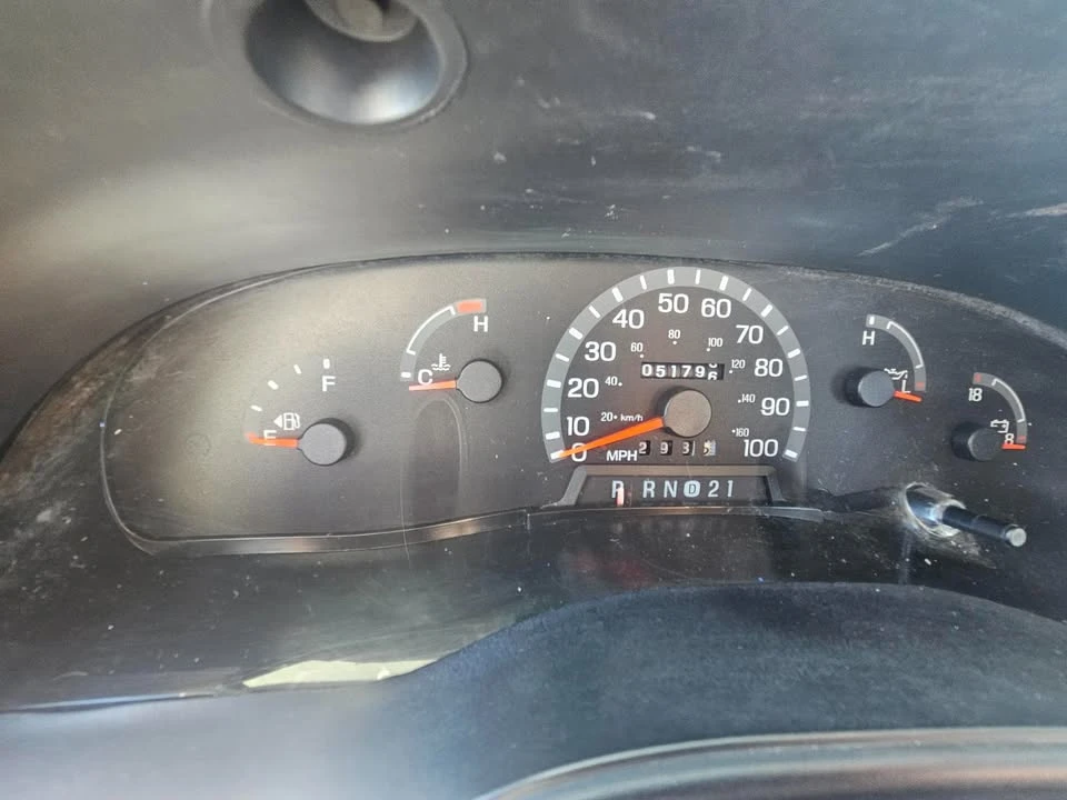 2002 Ford Econoline Van - Image 2 of 5