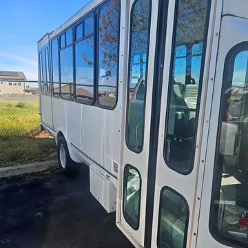 2002 Ford E450 Bus 16 Passenger