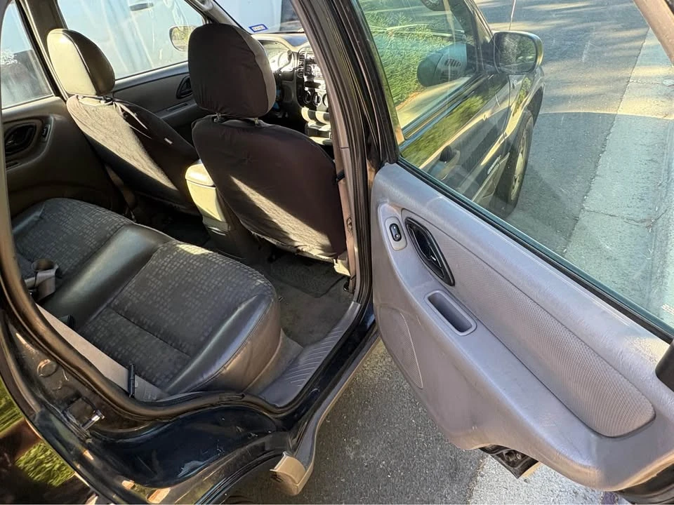 2002 Ford Escape - Image 9 of 11