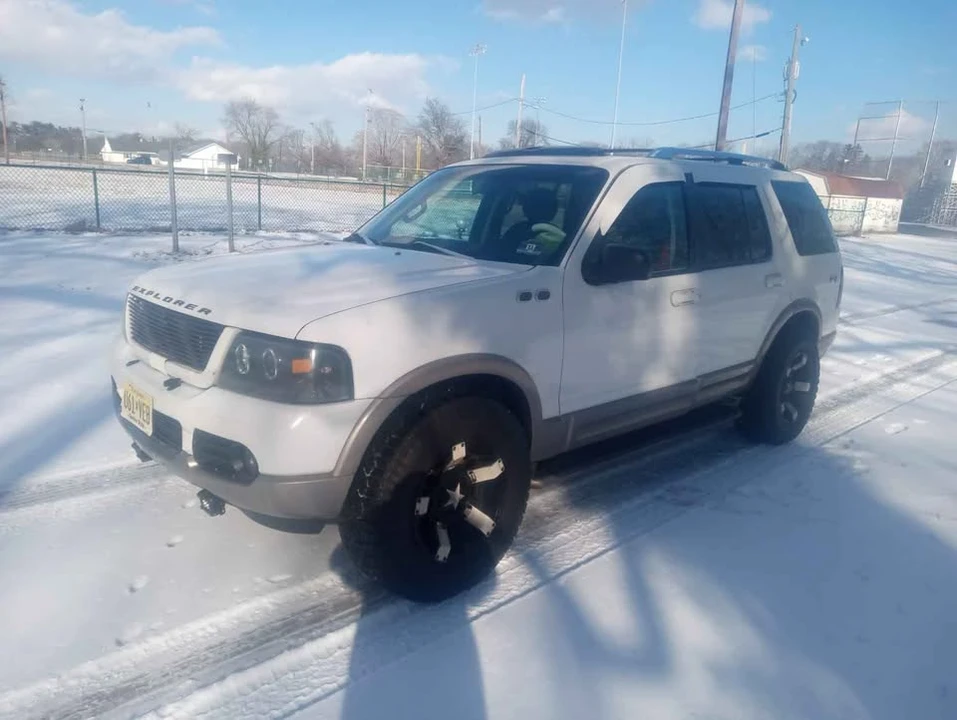 2002 Ford Explorer 3rd Gen - Image 3 of 7