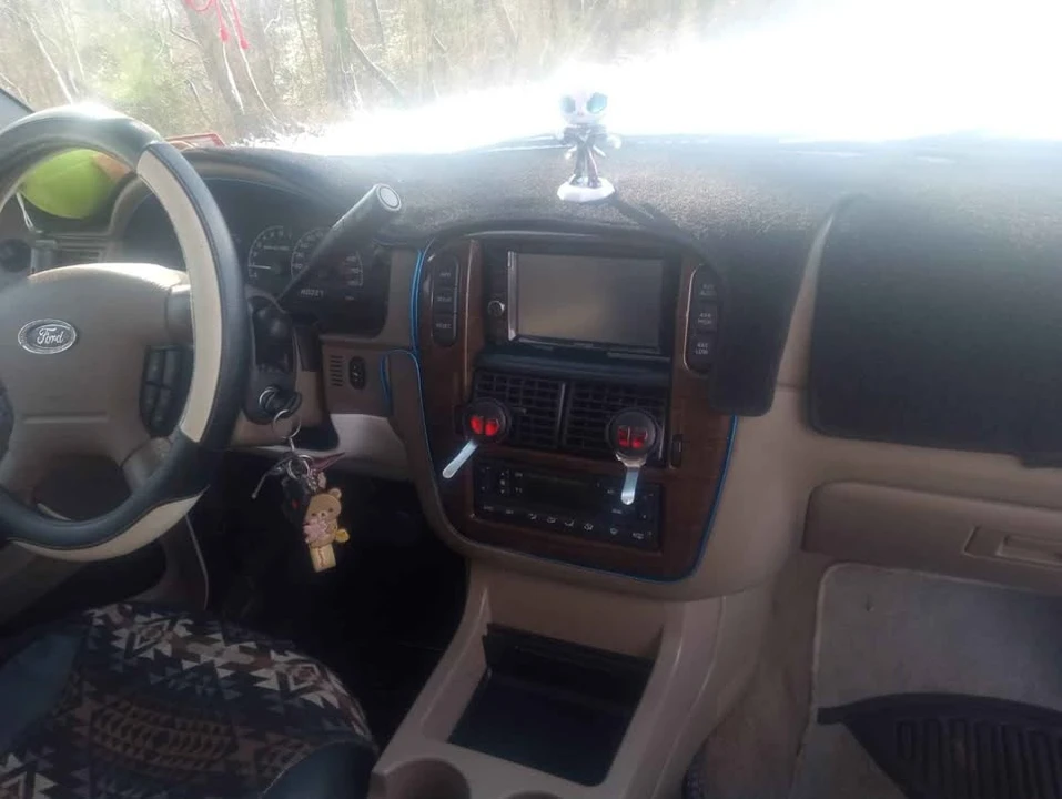 2002 Ford Explorer 3rd Gen - Image 6 of 7