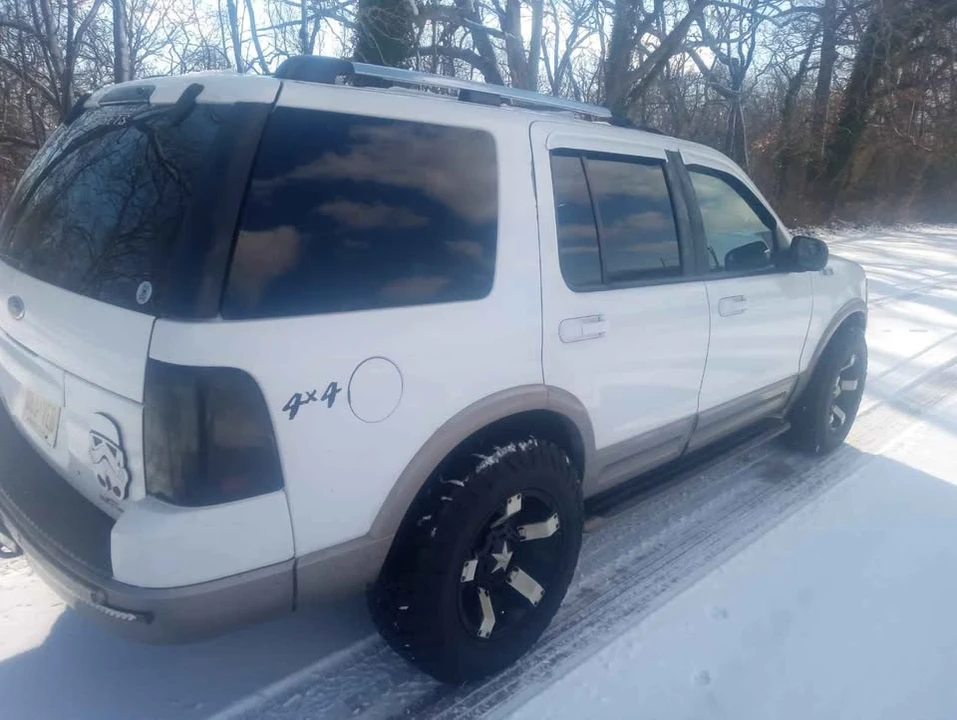 2002 Ford Explorer 3rd Gen - Image 5 of 7