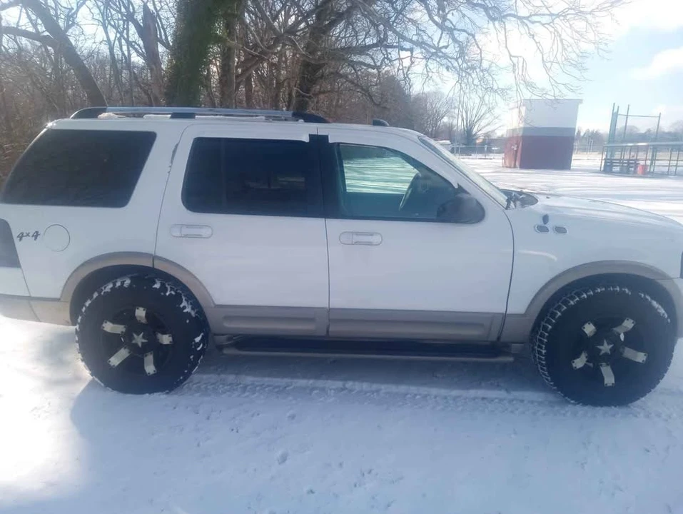 2002 Ford Explorer 3rd Gen - Image 4 of 7