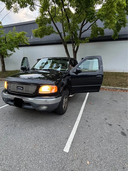 2002 Ford F-150 10th Gen - Image 3 of 12