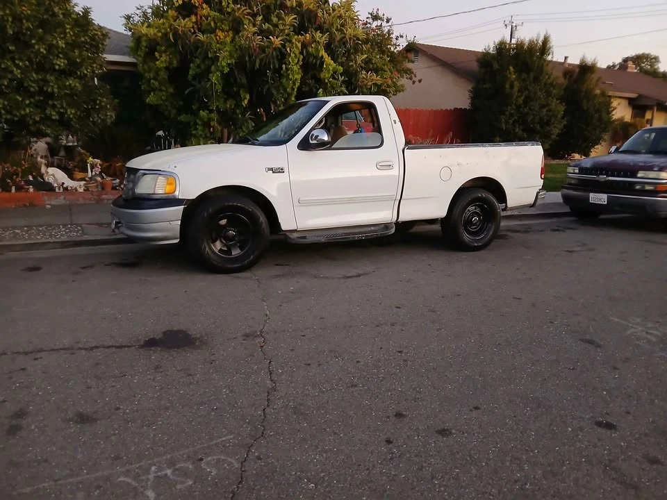 2002 Ford F-150 10th Gen - Image 2 of 2
