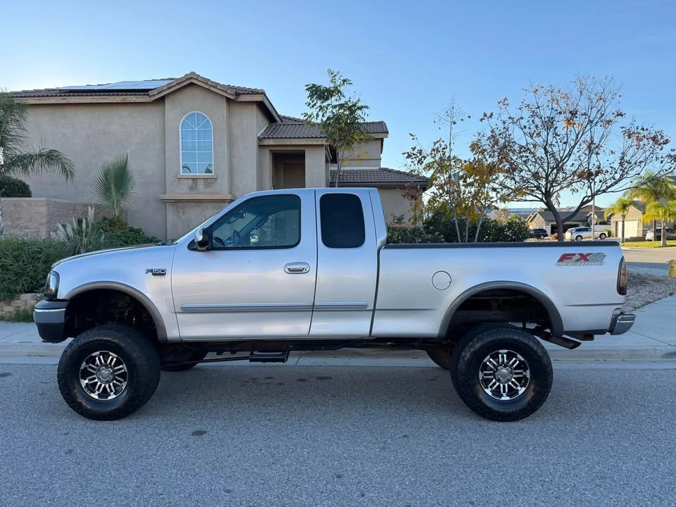2002 Ford F-150 10th Gen - Image 2 of 15
