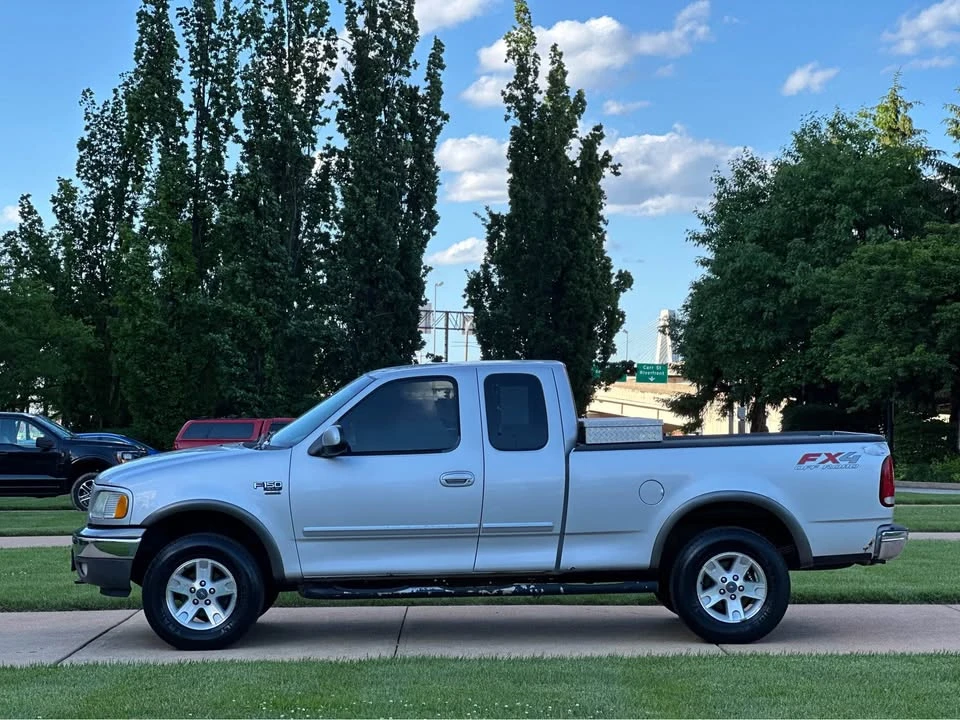2002 Ford F-150 10th Gen - Image 2 of 12