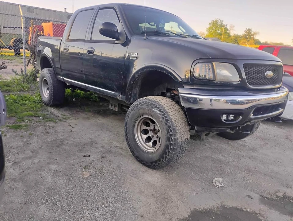 2002 Ford F-150 10th Gen - Image 2 of 11