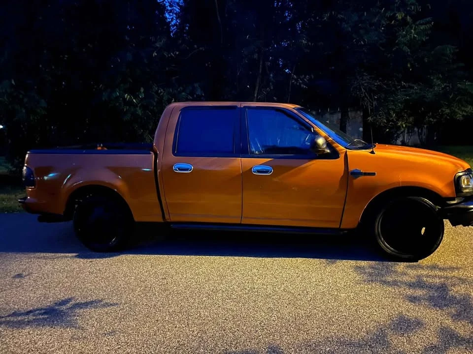 2002 Ford F-150 10th Gen - Image 2 of 13